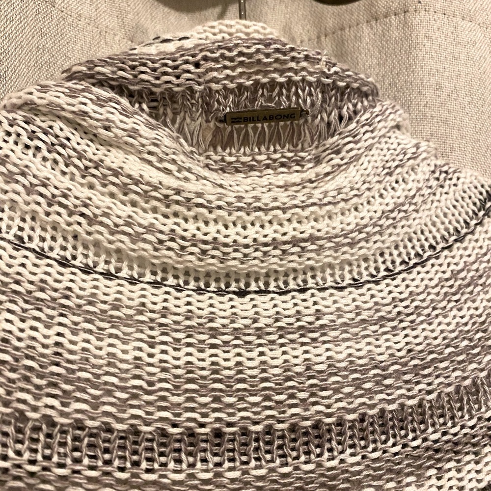 Billabong Small Woman’s Sweater, long. - Picture 4 of 7